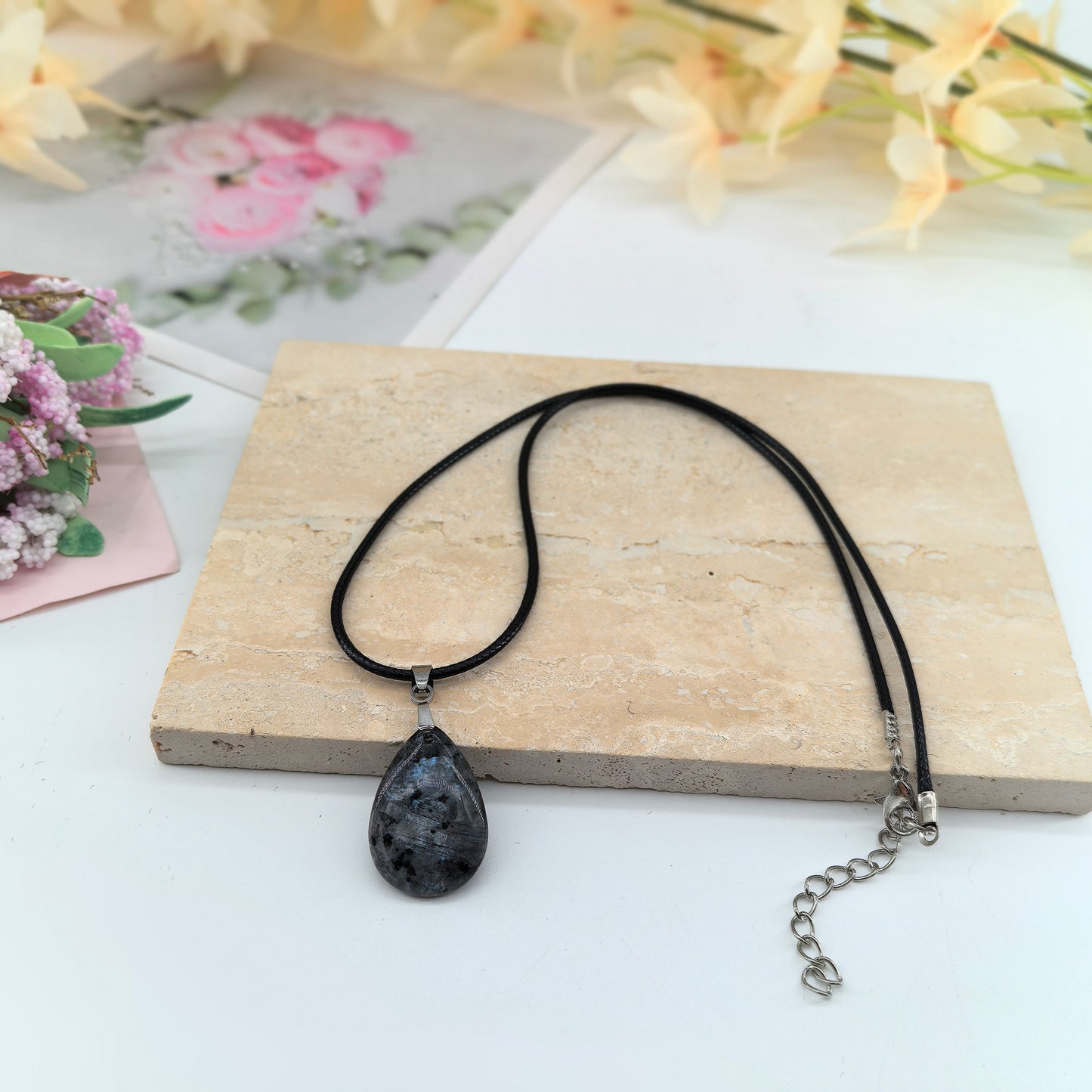 Spektrolit nyaklánc