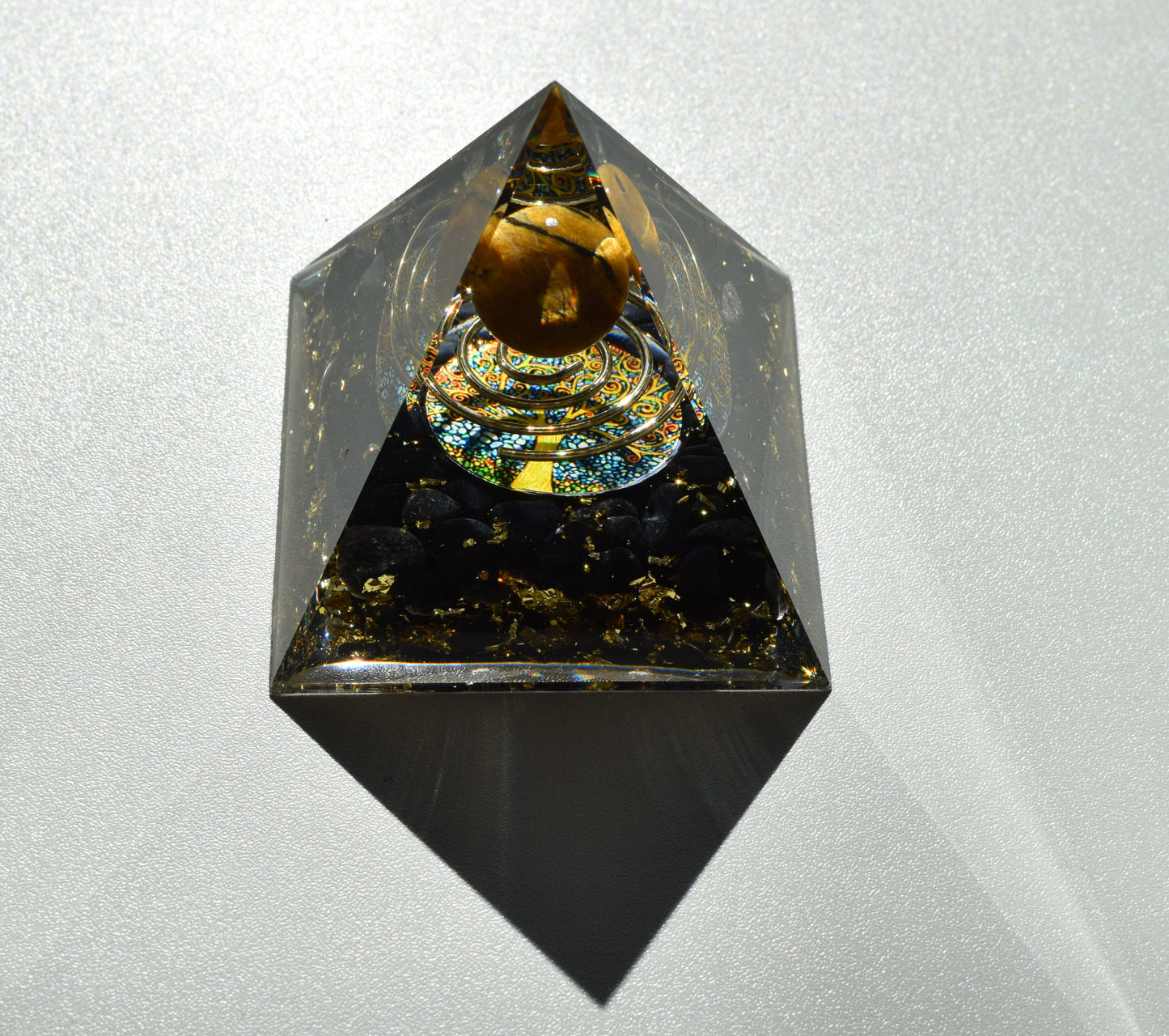 Tigrisszem Orgonit Piramis